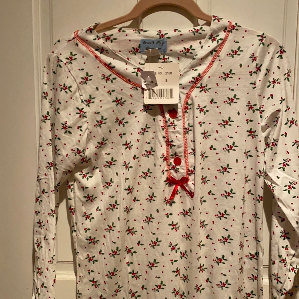 New with tags- Holiday night gown!